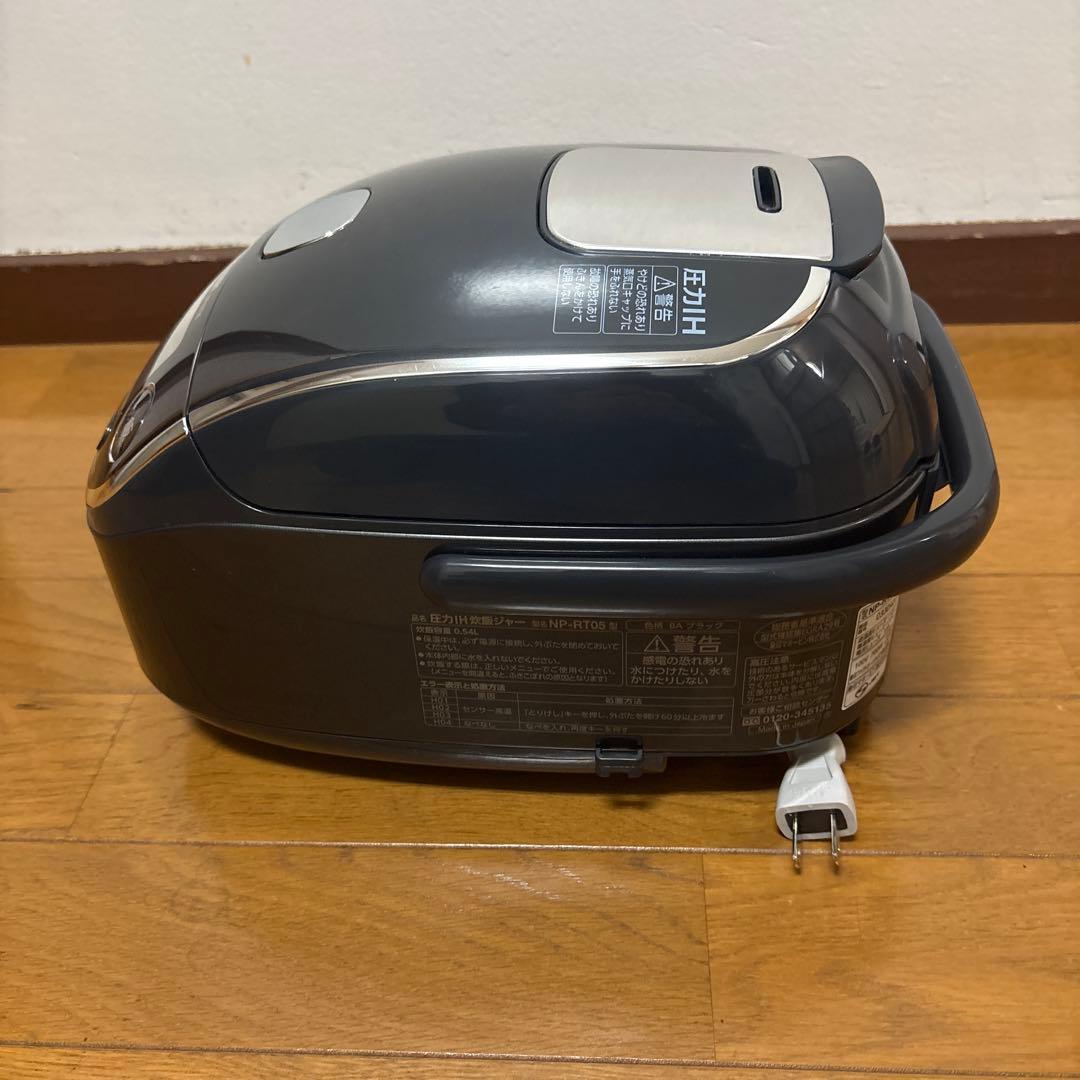 【中古】象印 炊飯器 極め炊き ブラック NP-RT05 3合 圧力IH