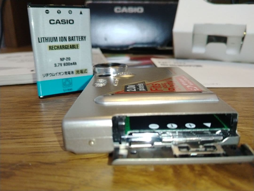 【美品 付属品完備】CASIO EXILIM EX-M2　薄型