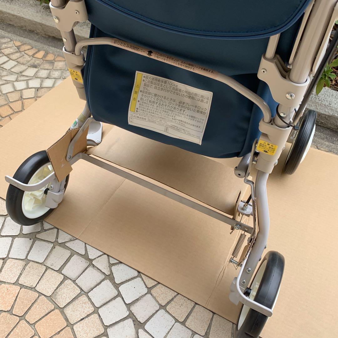 新品未使用品　Combi　コンビキャリーネオ　シルバーカー　座れる　歩行補助