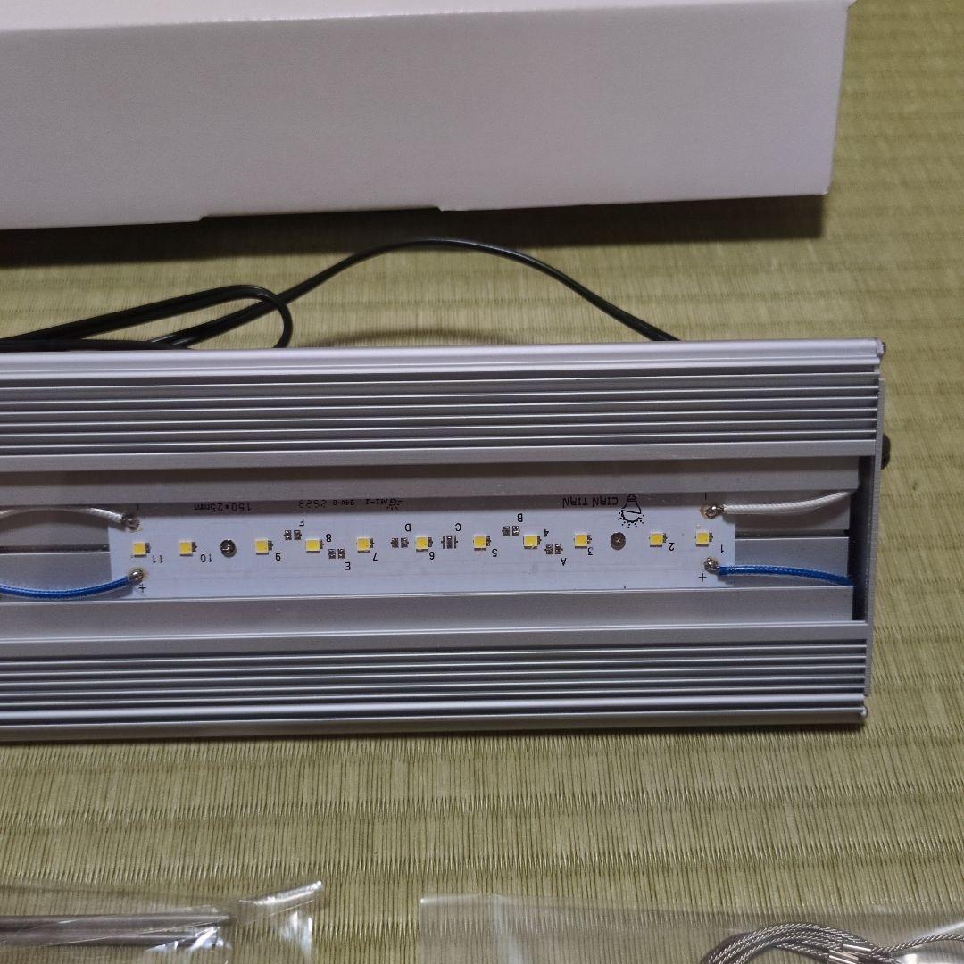 アクロ　ＴＲＩＡＮＧＬＥ　ＬＥＤ　ＢＲＩＧＨＴ　６００　４２００ｌｍ
