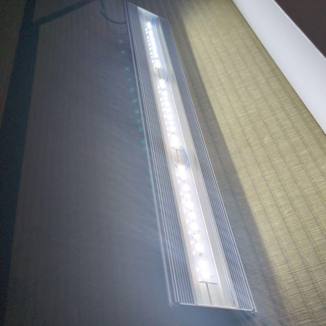 アクロ　ＴＲＩＡＮＧＬＥ　ＬＥＤ　ＢＲＩＧＨＴ　６００　４２００ｌｍ