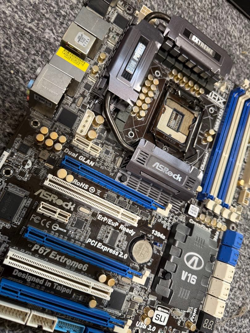 ASRock P67 Extreme6 マザーボード 元箱付き