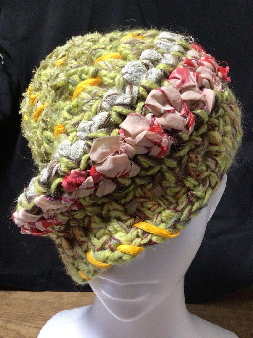 手作りニット帽　❣️高級シルク縮緬リボン　ハンドメイド ビーニー　鶯色