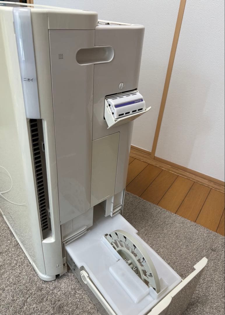 ダイキン クリアフォース 除加湿空気清浄機 ACZ65M-W