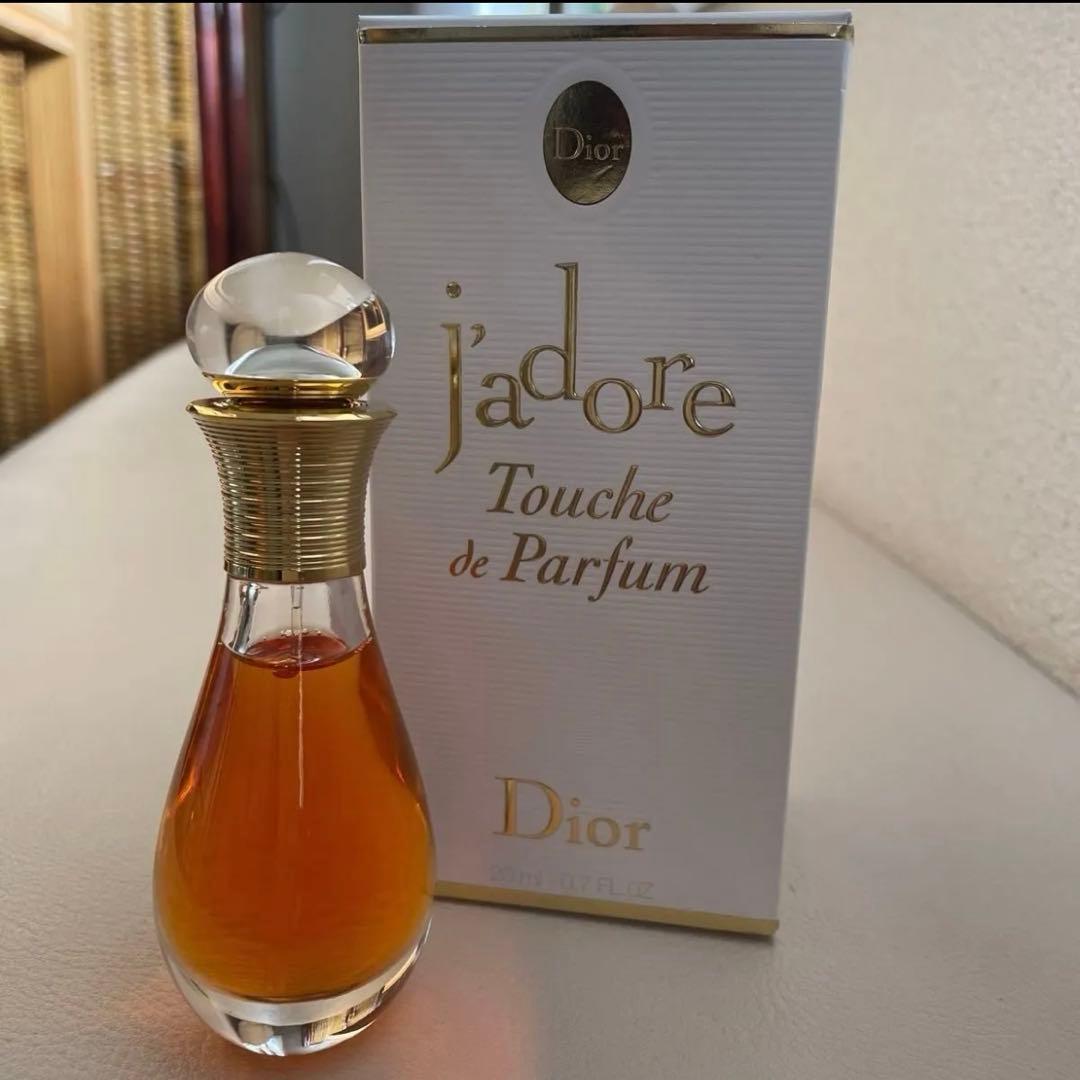 Dior J'adore ジャドール　トゥッシュ　ドゥ パルファン