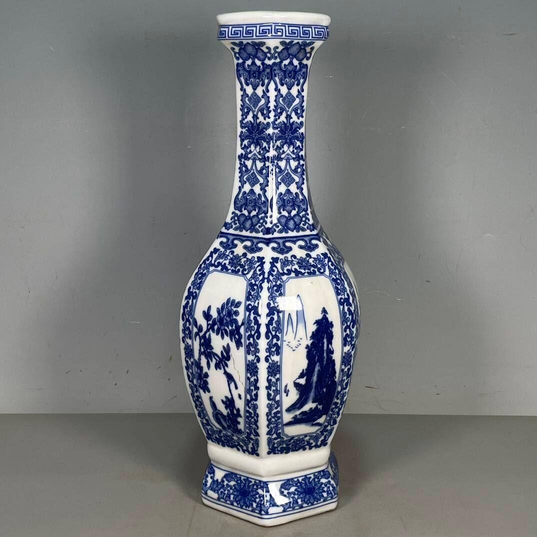 青花紋六稜賞瓶 景徳鎮 陶磁器 装飾品 現代工芸品 美術品 置物