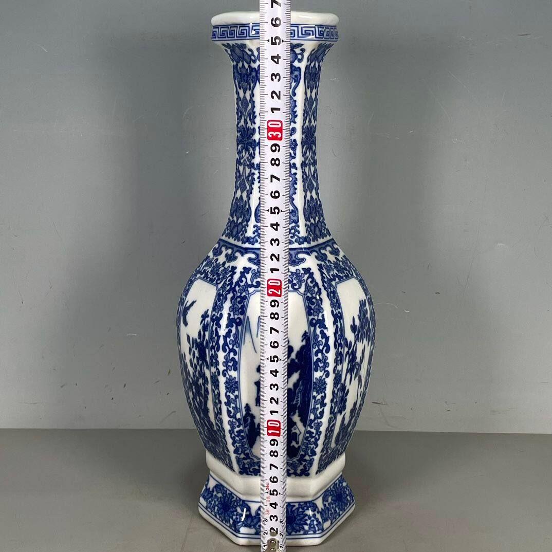 青花紋六稜賞瓶 景徳鎮 陶磁器 装飾品 現代工芸品 美術品 置物