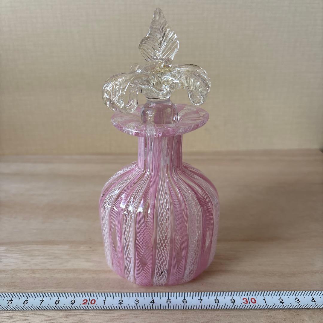 ベネチアングラス　香水瓶　金彩　ガラス製　工芸品　置物　花器にも