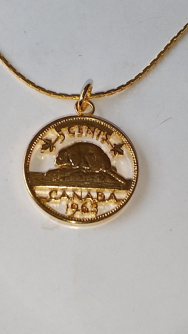 カナダ ビーバー  1963年 カットアウト ネックレス 金鍍金仕上 新品