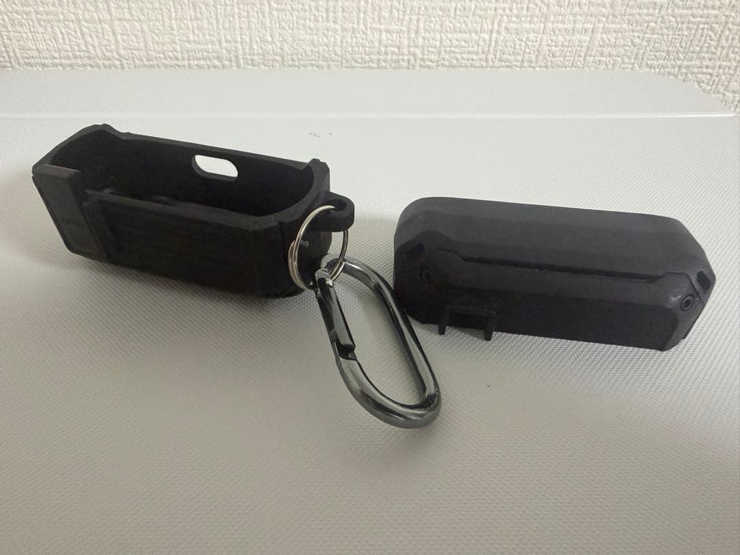 WF-1000 XM4 プラチナシルバーと保護ケース付き