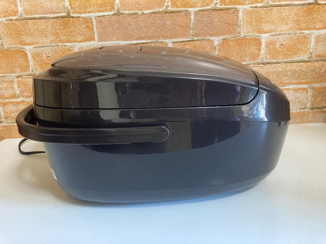 ★美品★ 2021年製 タイガー圧力IH炊飯ジャー JPK-B100 5合炊き