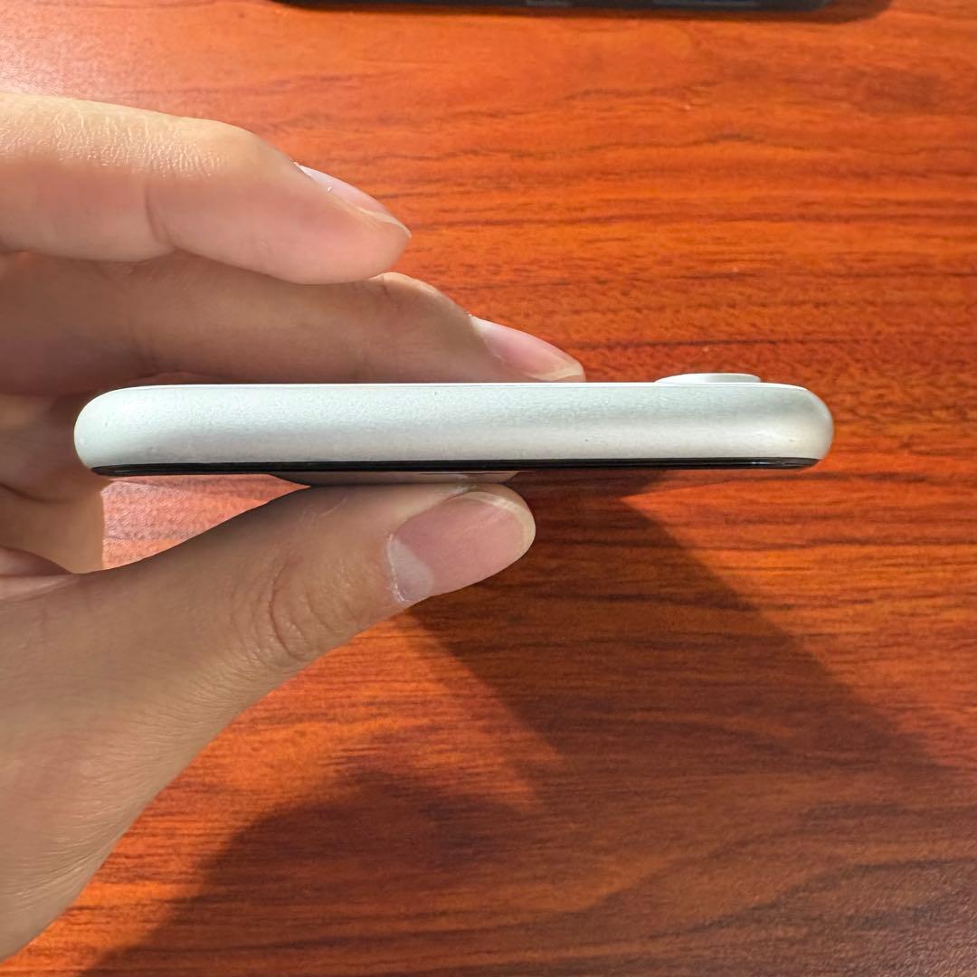 Apple iPhone XR ホワイト　256gb おまけ付き！