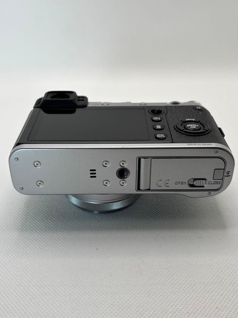 FUJIFILM 富士フイルム X100F シルバー ★わずか5ショット★