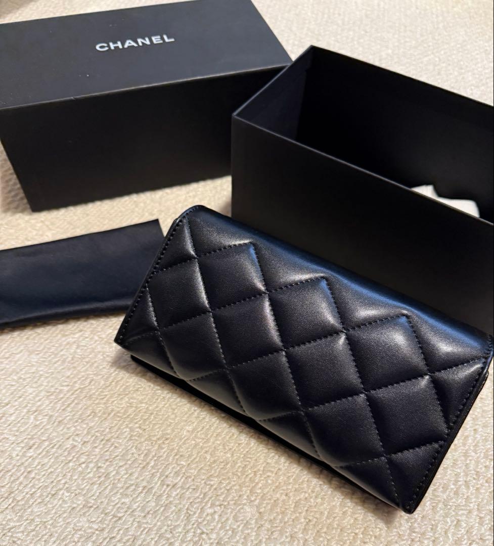 CHANEL ブラック キルティング メガネケース