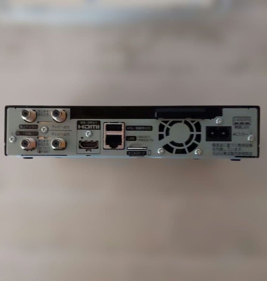 美品 パナソニック ポータブルテレビ プライベートビエラ UN-10T7-W