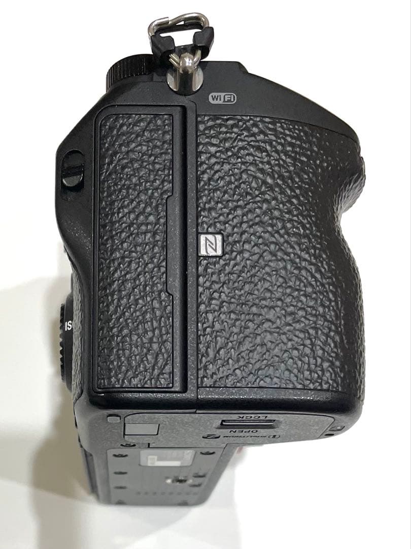 SONY α7R III {明日3/31日pm6:00までタイムセール}
