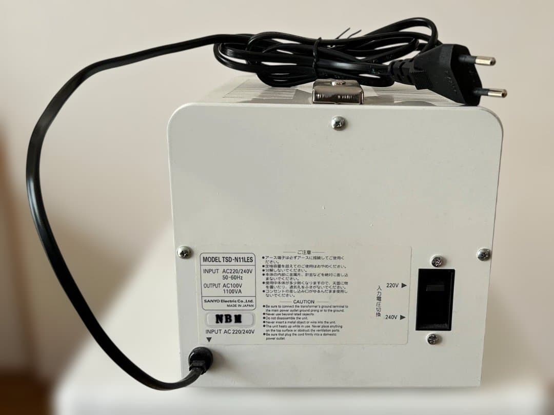 変圧器 TSD-N11LES 1100VA 220V/240V→100V
