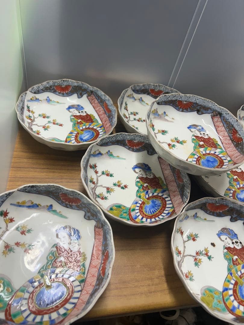 【時代物】古伊万里金襴手 色絵人物図 輪花皿 江戸後期〜明治期 古九谷様式　9枚