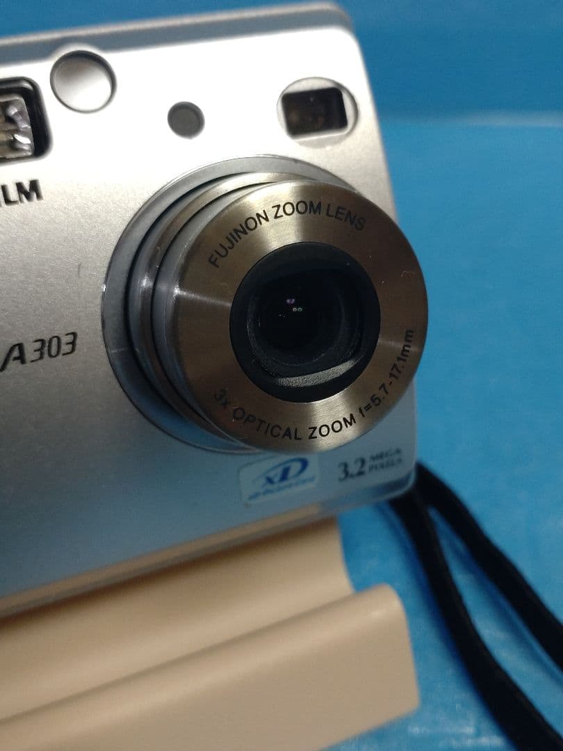 FUJIFILM　FinePixel A303デジカメ【動作確認品】