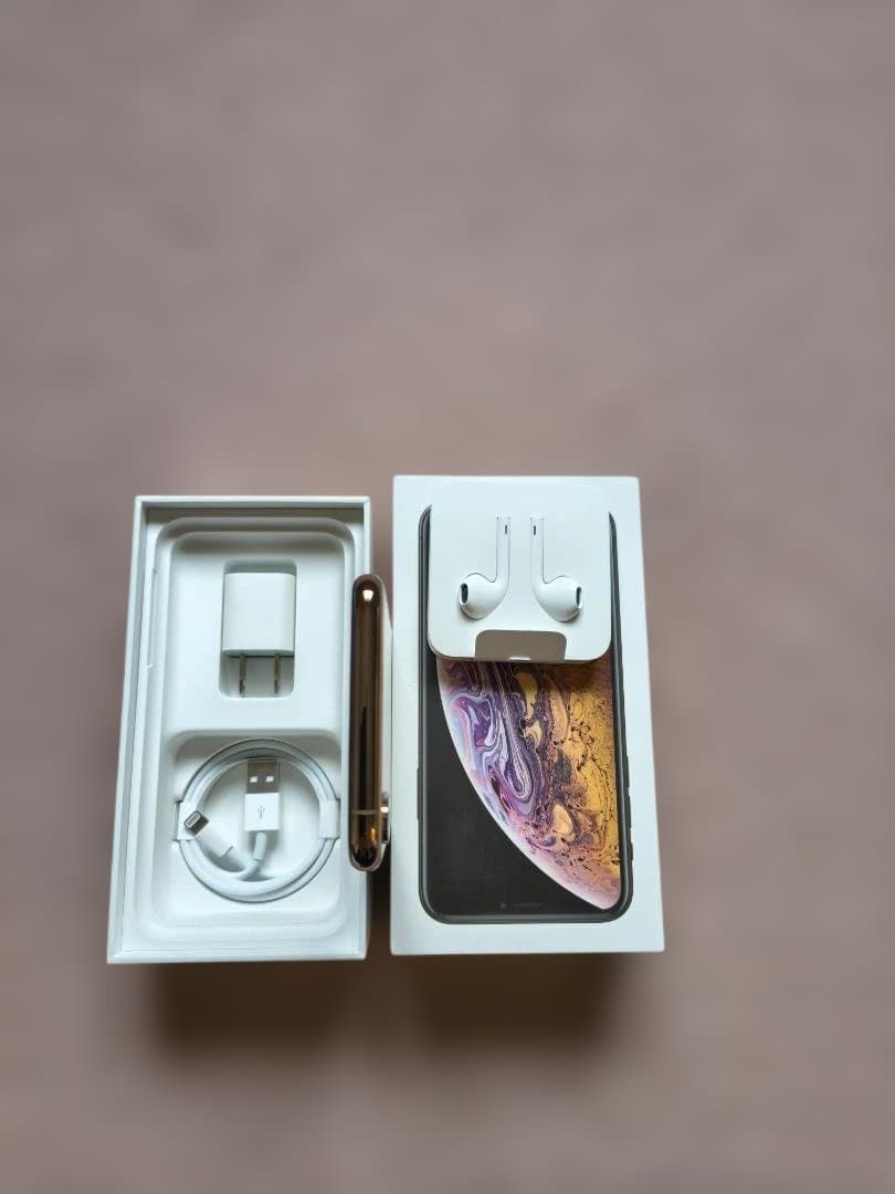 Apple iPhone XS ゴールド 256GB ドコモ　ロック解除済
