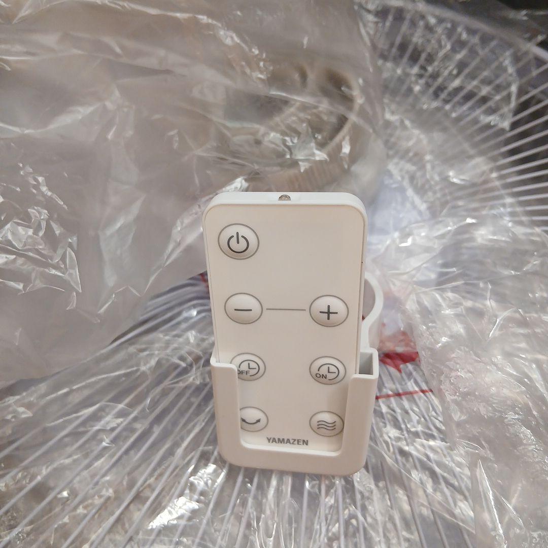 未使用品 山善 扇風機 リビング 静音 自動首振り風量切替12段階 リモコン付き