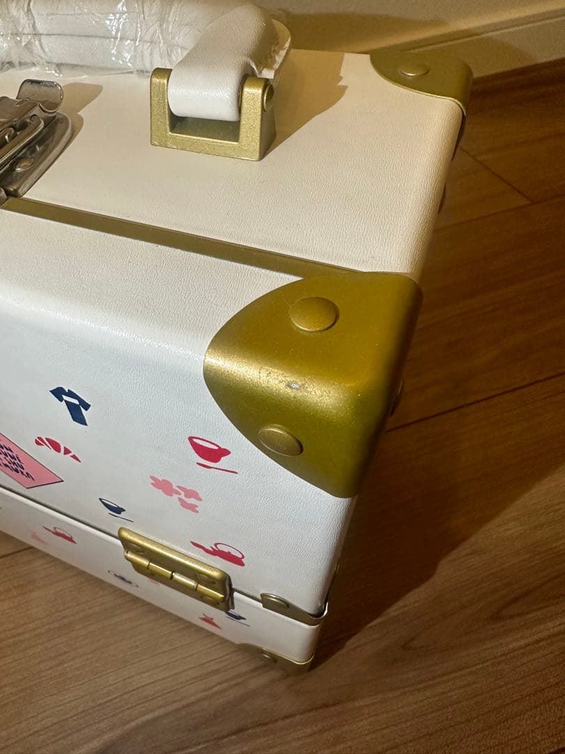【 希少品 】シュウウエムラ メイクボックス メゾンキツネコラボ 日本製 白