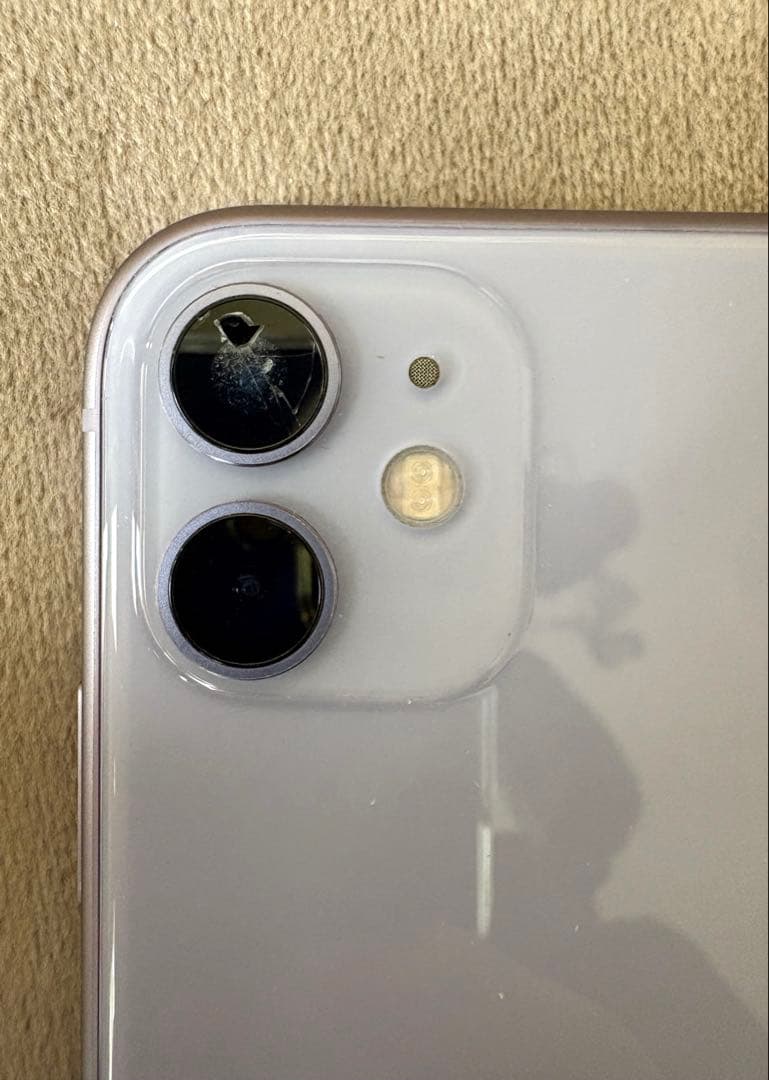Apple iPhone 11 パープル　64GB (カメラレンズ割れ)