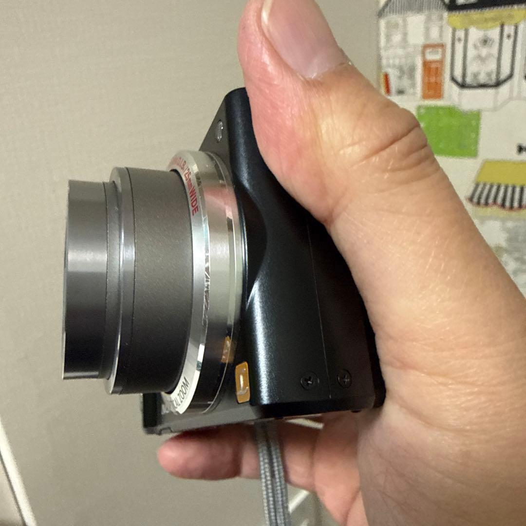 Panasonic　LUMIX DMC-TZ10