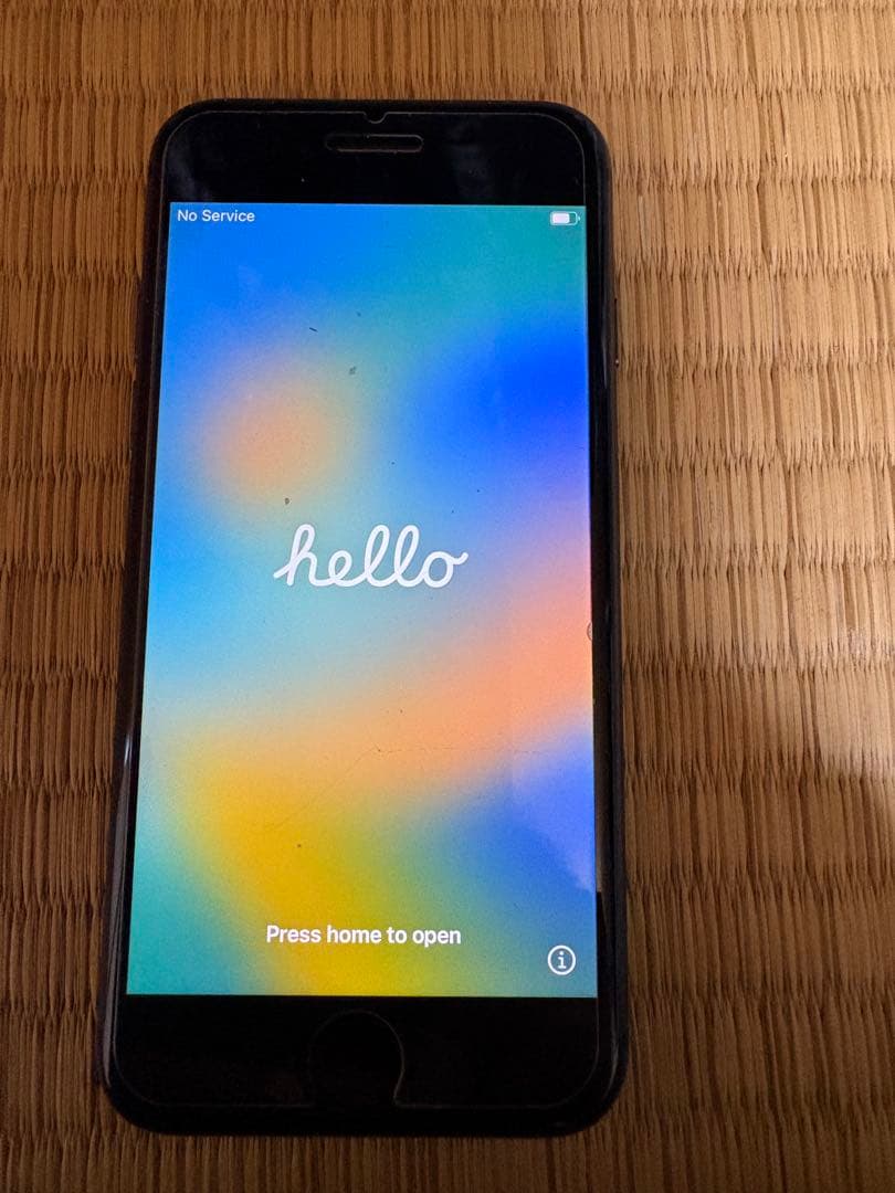 Apple iPhone 8 スペースグレイ本体
