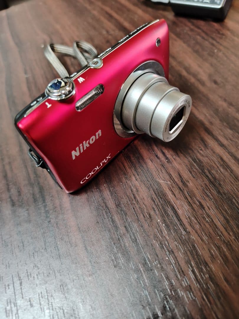 Nikon COOLPIX A100 赤