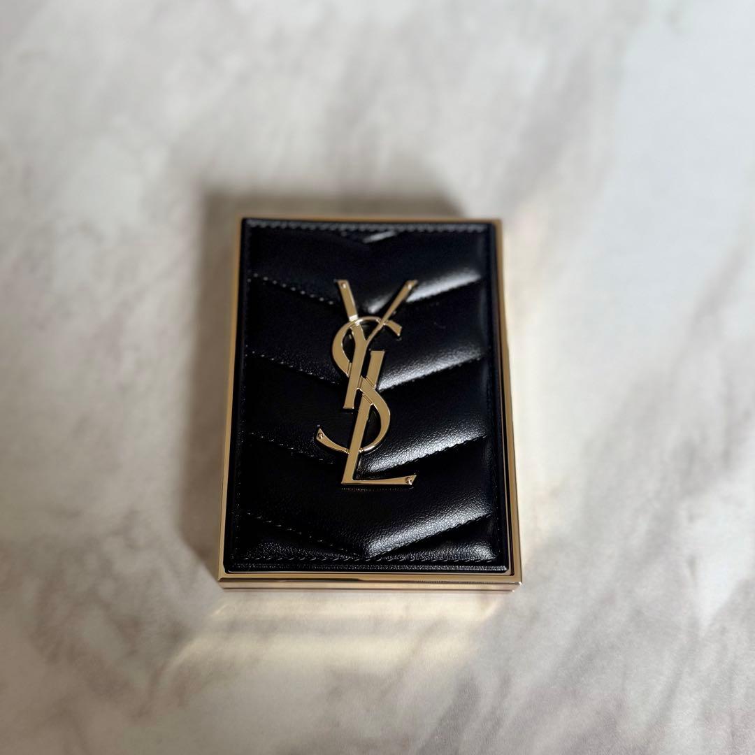YSL イヴサンローラン クチュール ミニクラッチ アイシャドウ 400