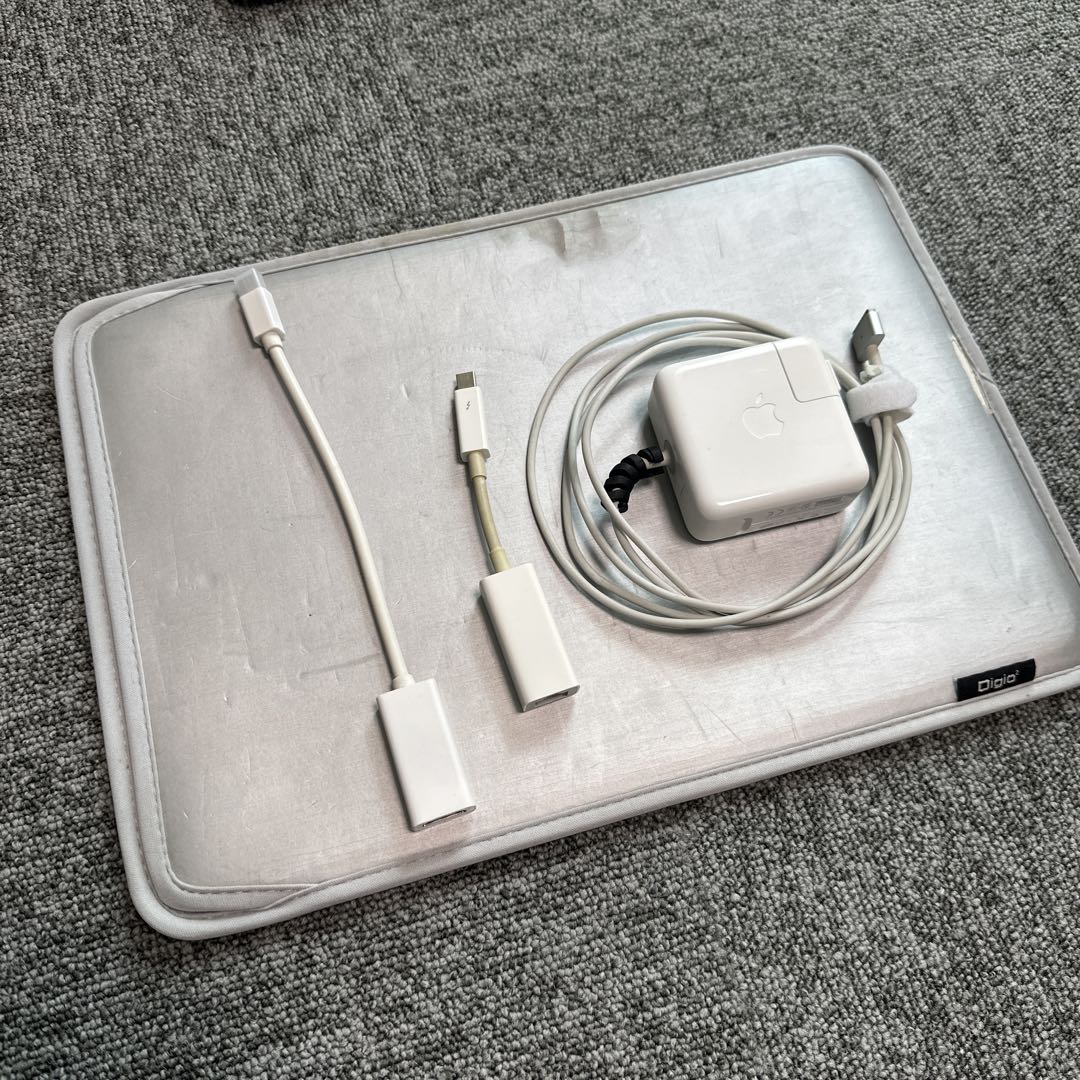 Apple MacBook Air mid 2013 13インチ