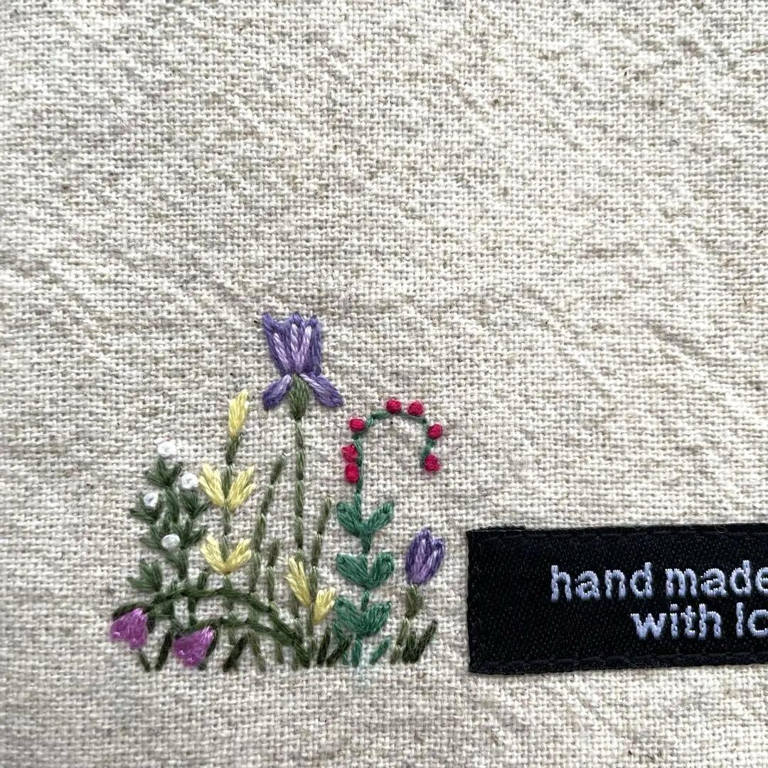 【384】ハンドメイド　刺繍ポーチ5点 (依頼品)