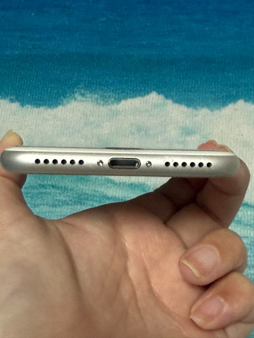 iPhone7 32GB シルバー SIMフリー