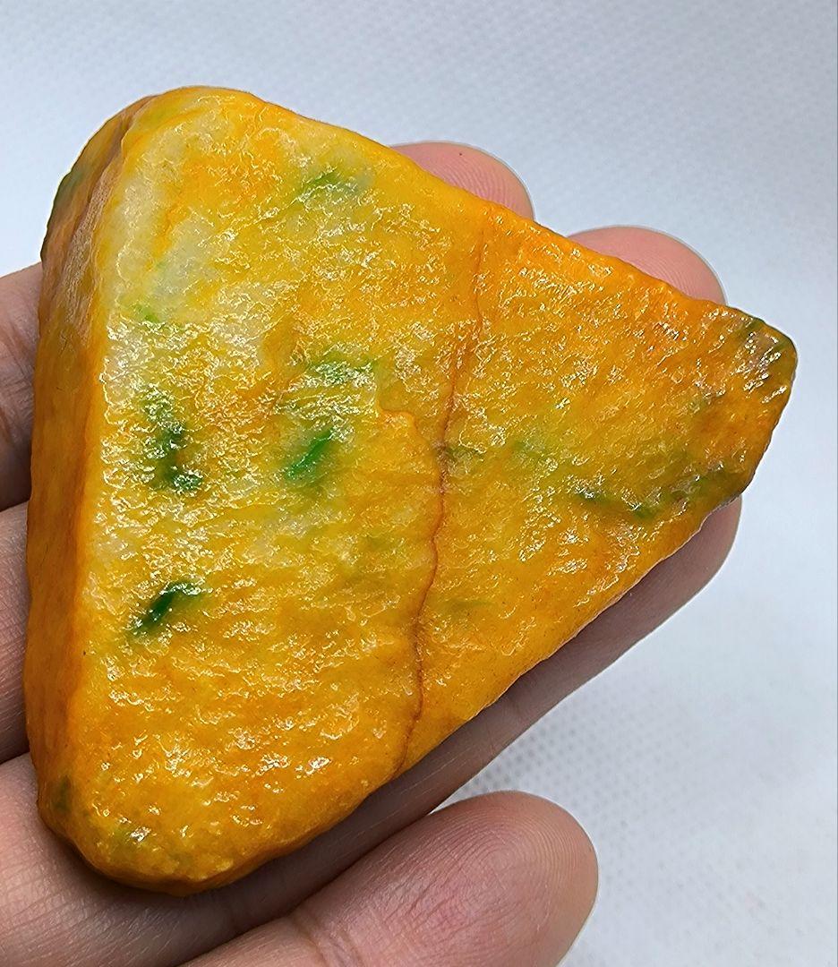 【極上】ミャンマー産黄翡翠の原石(86.5ｇ)