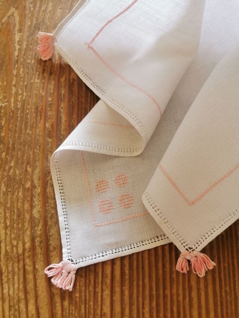 アンティーク フレンチリネン？ 珊瑚色の花/リーフ刺繍 フリンジ付きクロス b
