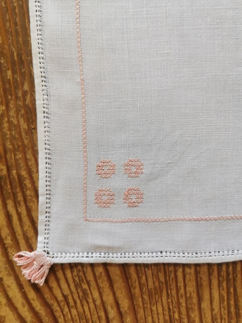 アンティーク フレンチリネン？ 珊瑚色の花/リーフ刺繍 フリンジ付きクロス b