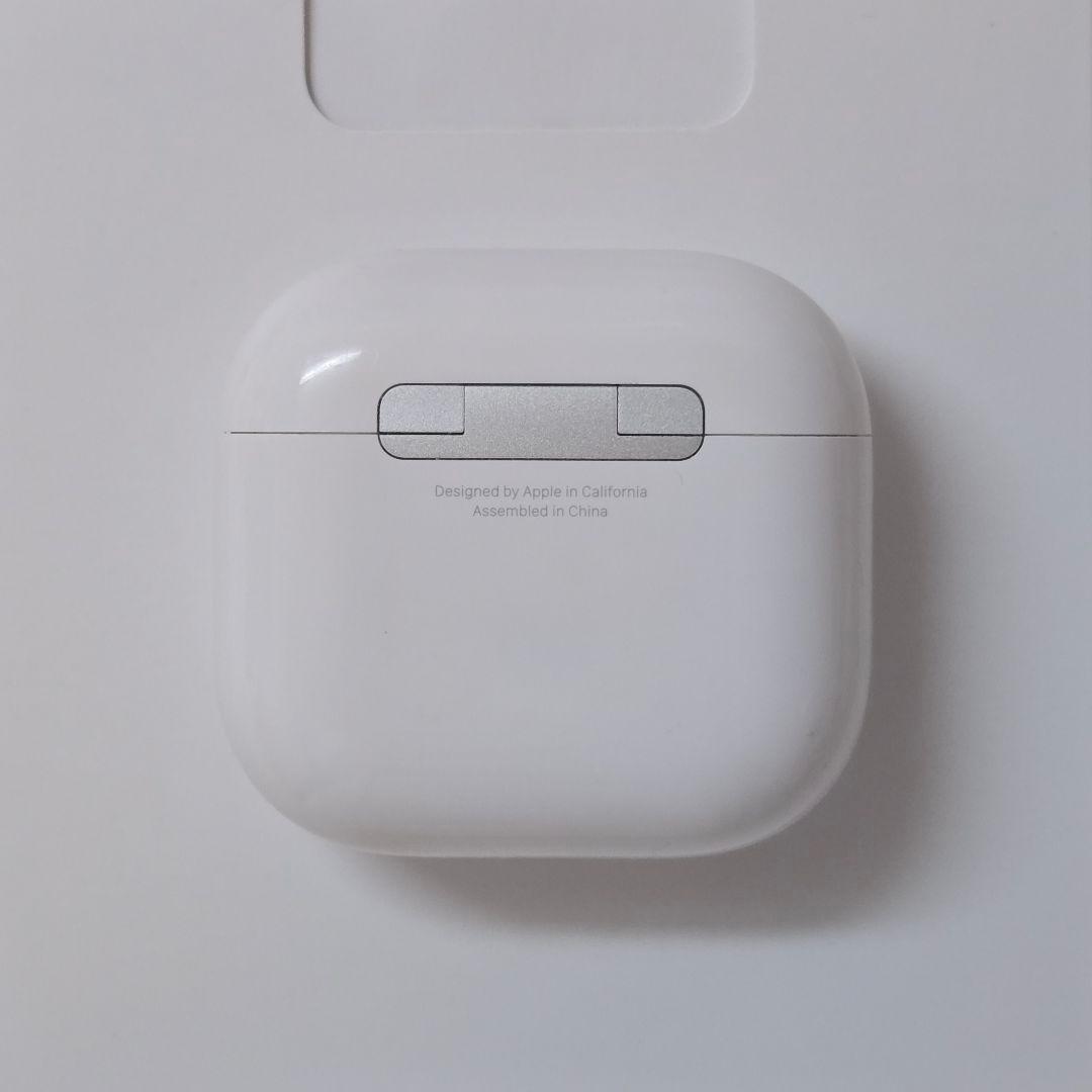 【美品】Apple正規品　AirPods 第4世代　充電ケースのみ　A3059