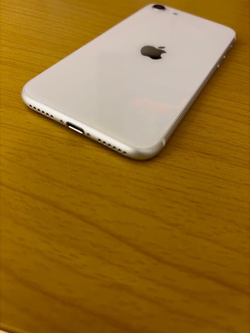 【美品】iPhone SE2 ホワイト 64GB SIMロックあり