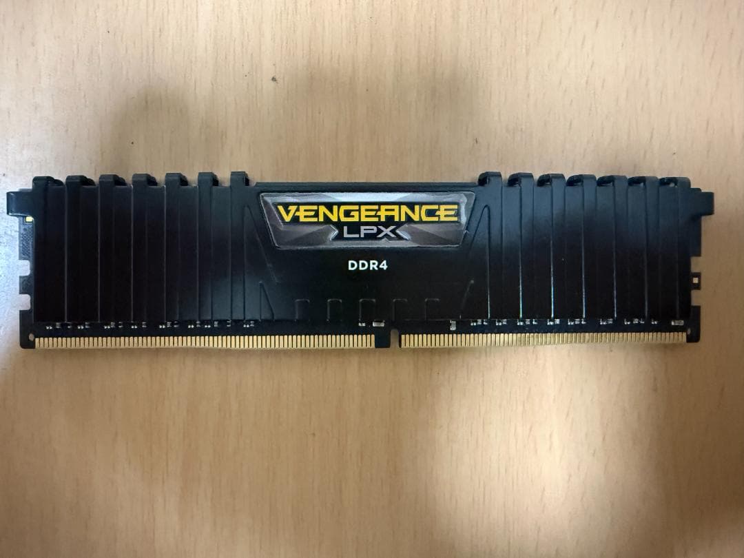 Corsair Vengeance LPX DDR4 16GB メモリー