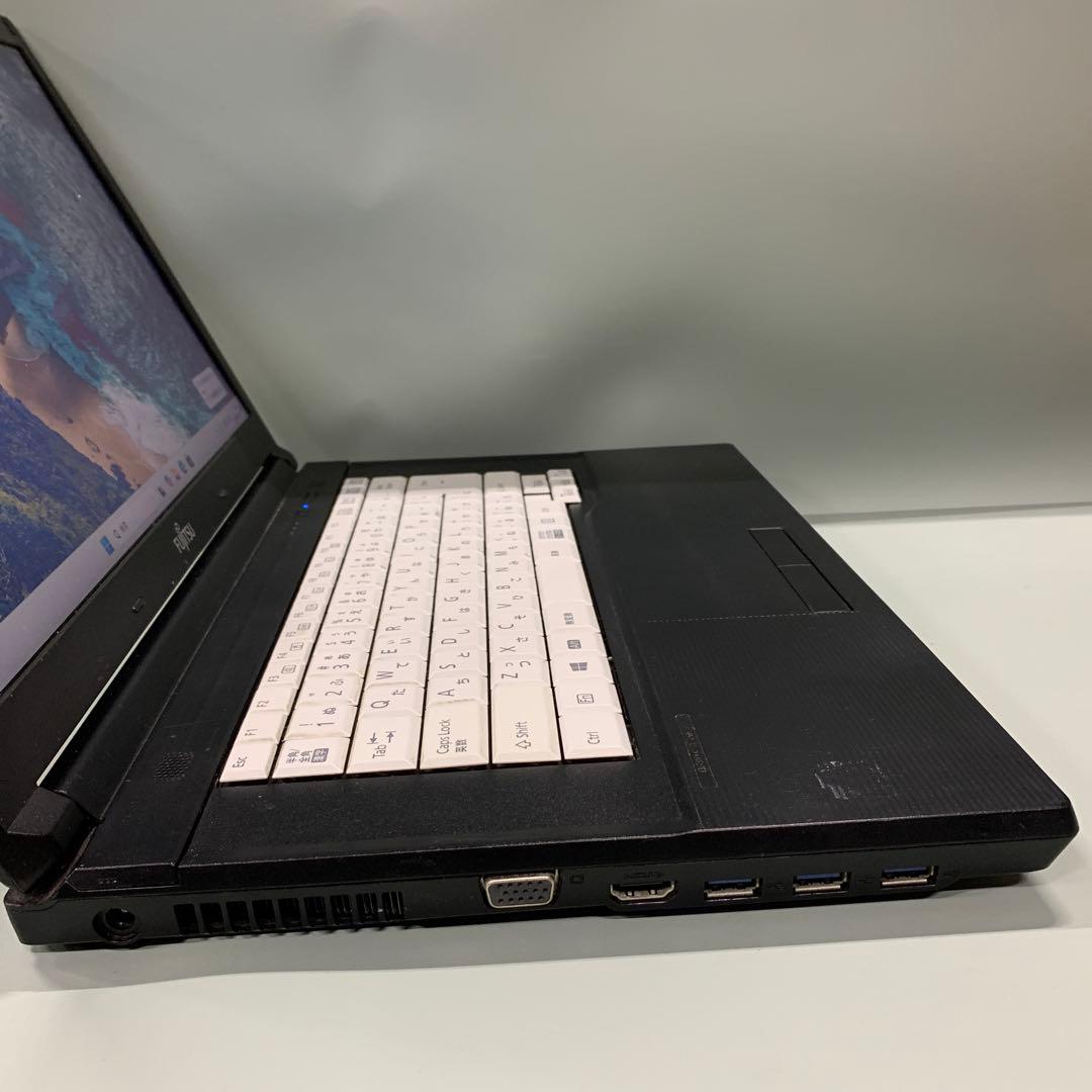富士通　DVD Windows11 ノートパソコン美品
