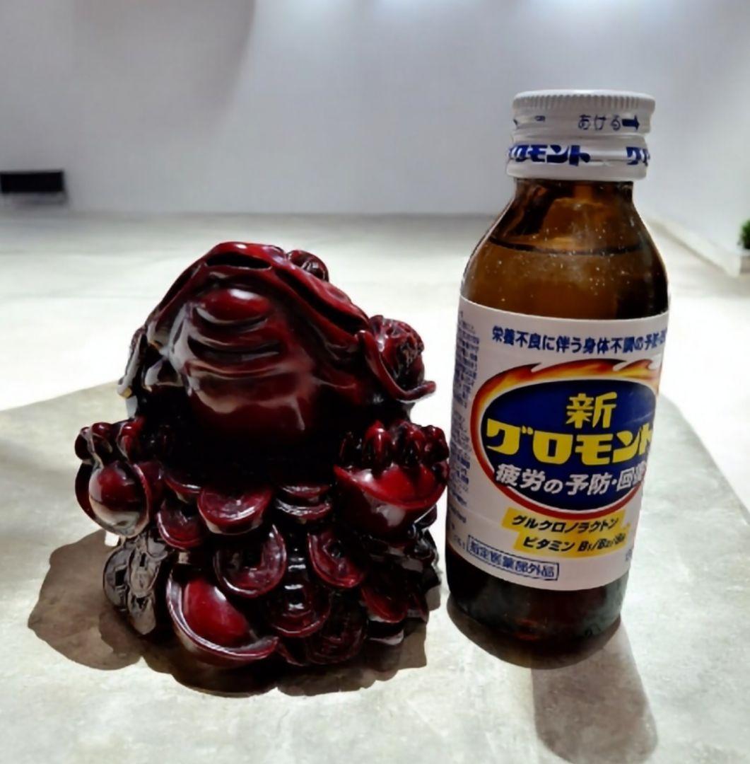 赤いガマガエル縁起物　置物