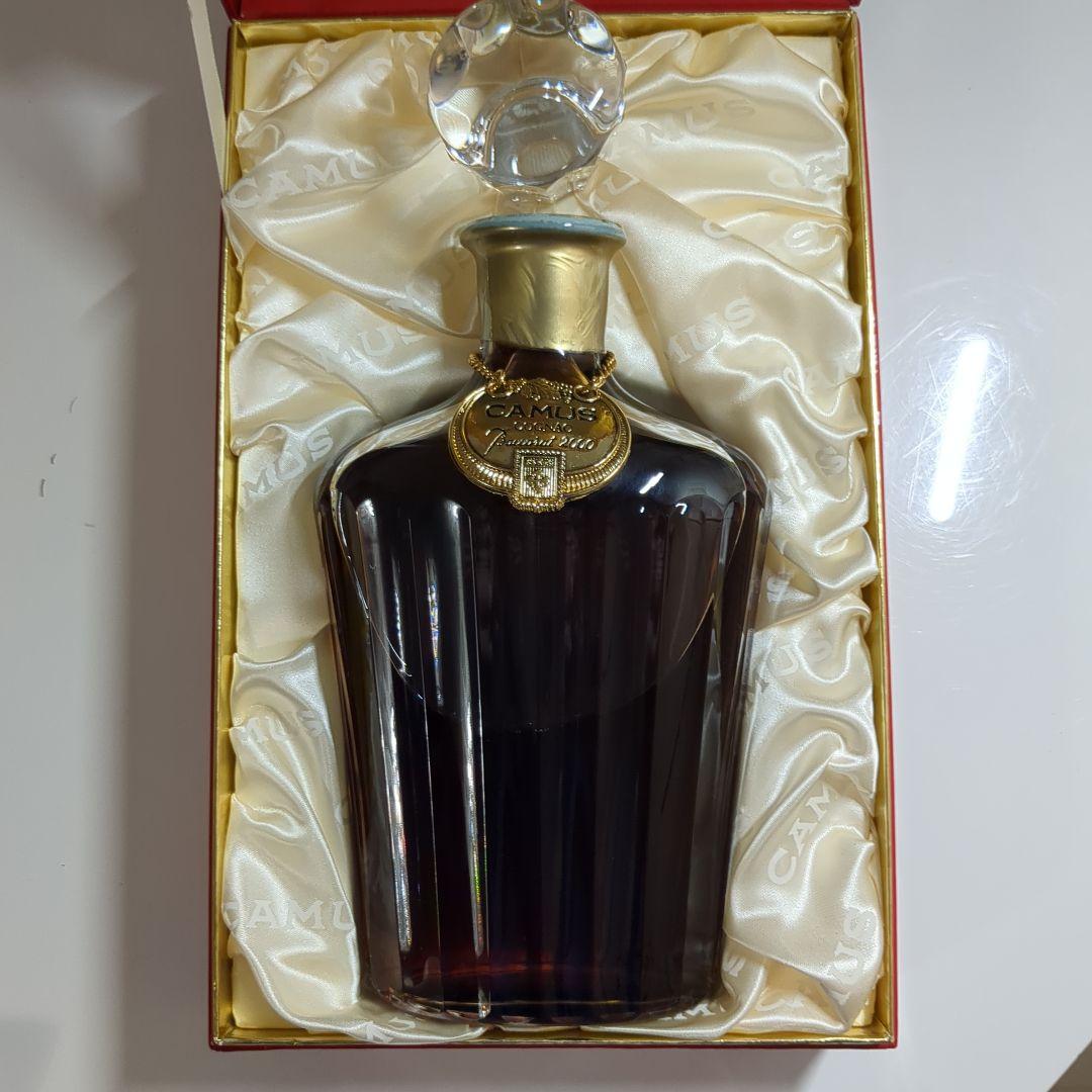古酒　CAMUS Cognac Baccarat 2000 ギフトボックス入り