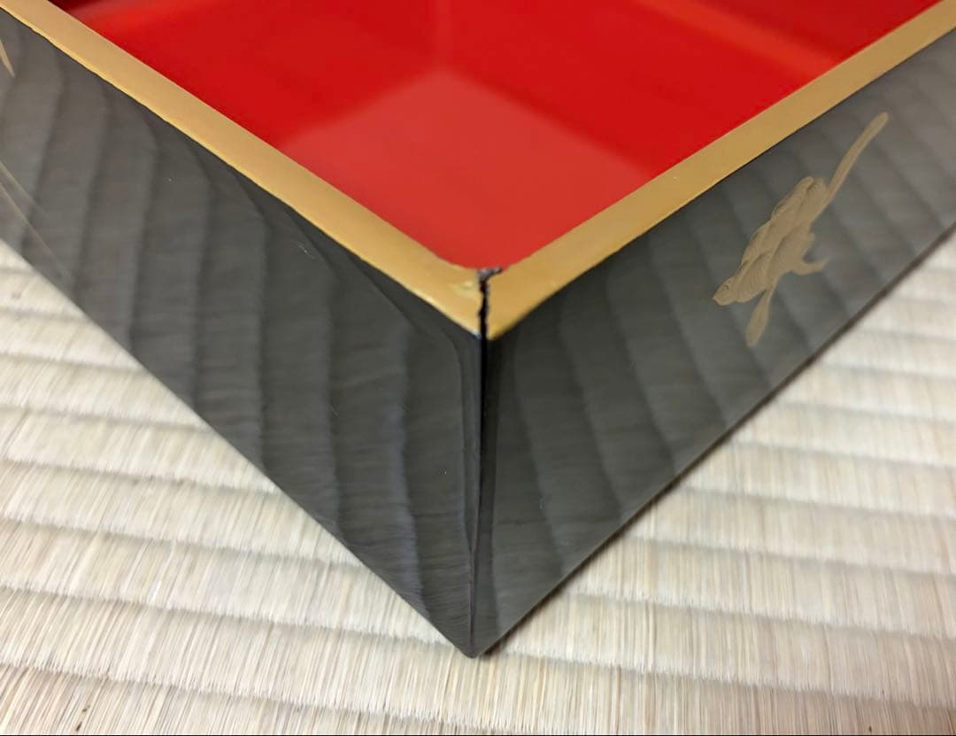 輪島塗　金蒔絵の美しい段重　替え蓋付き