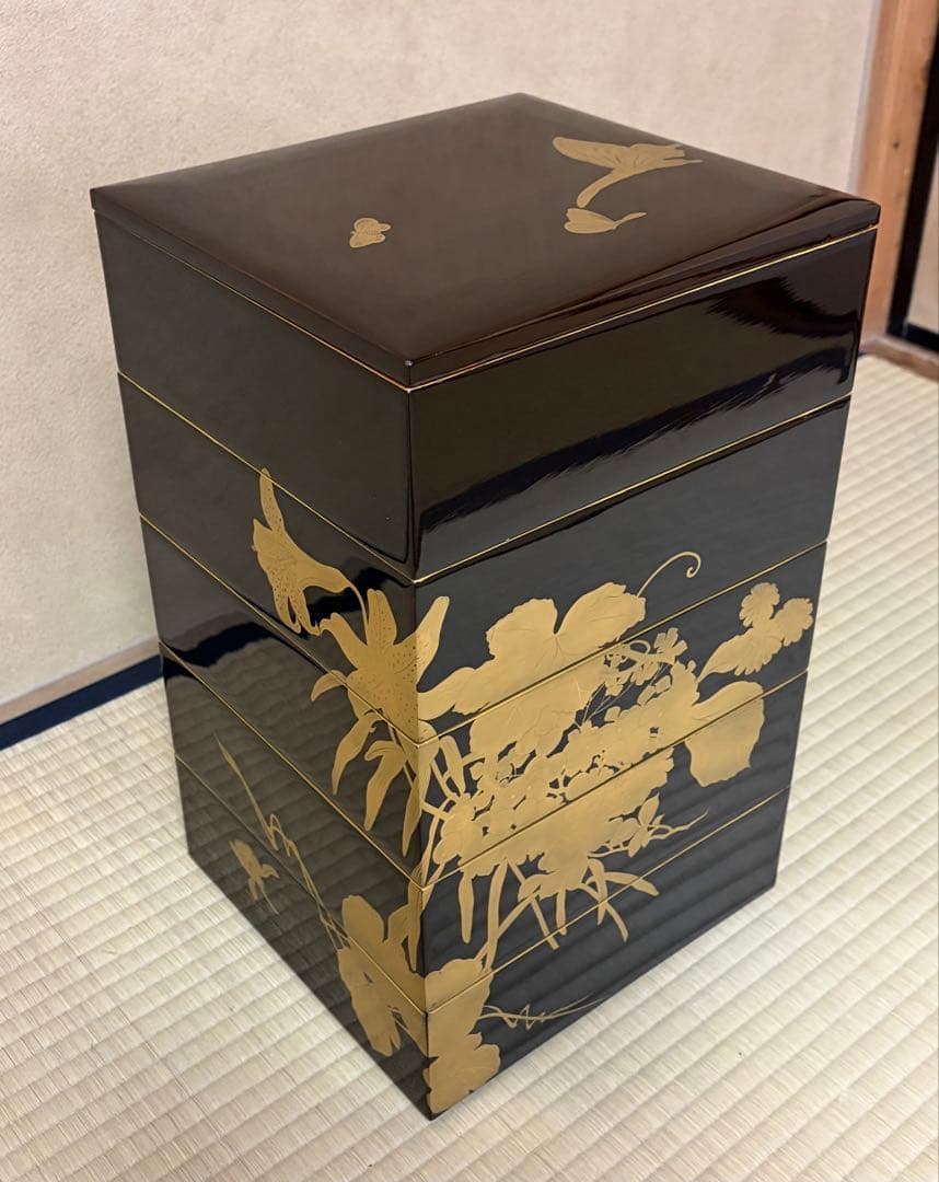 輪島塗　金蒔絵の美しい段重　替え蓋付き