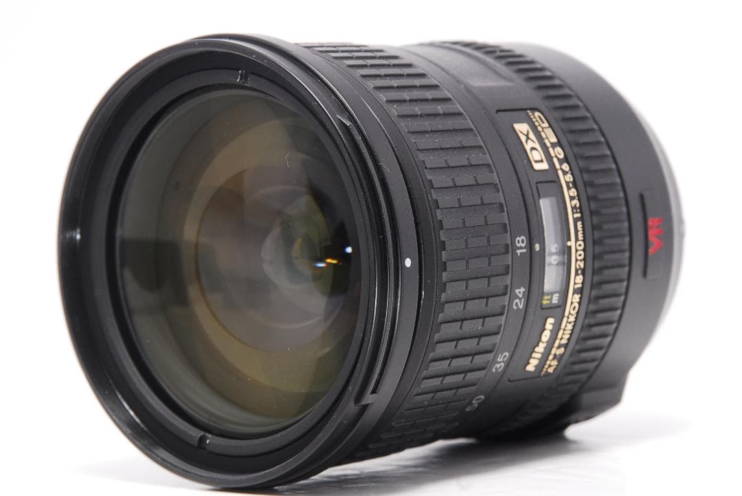 ピピ太郎Nikon AF-S DX 18-200mm ED VR 遠近両用