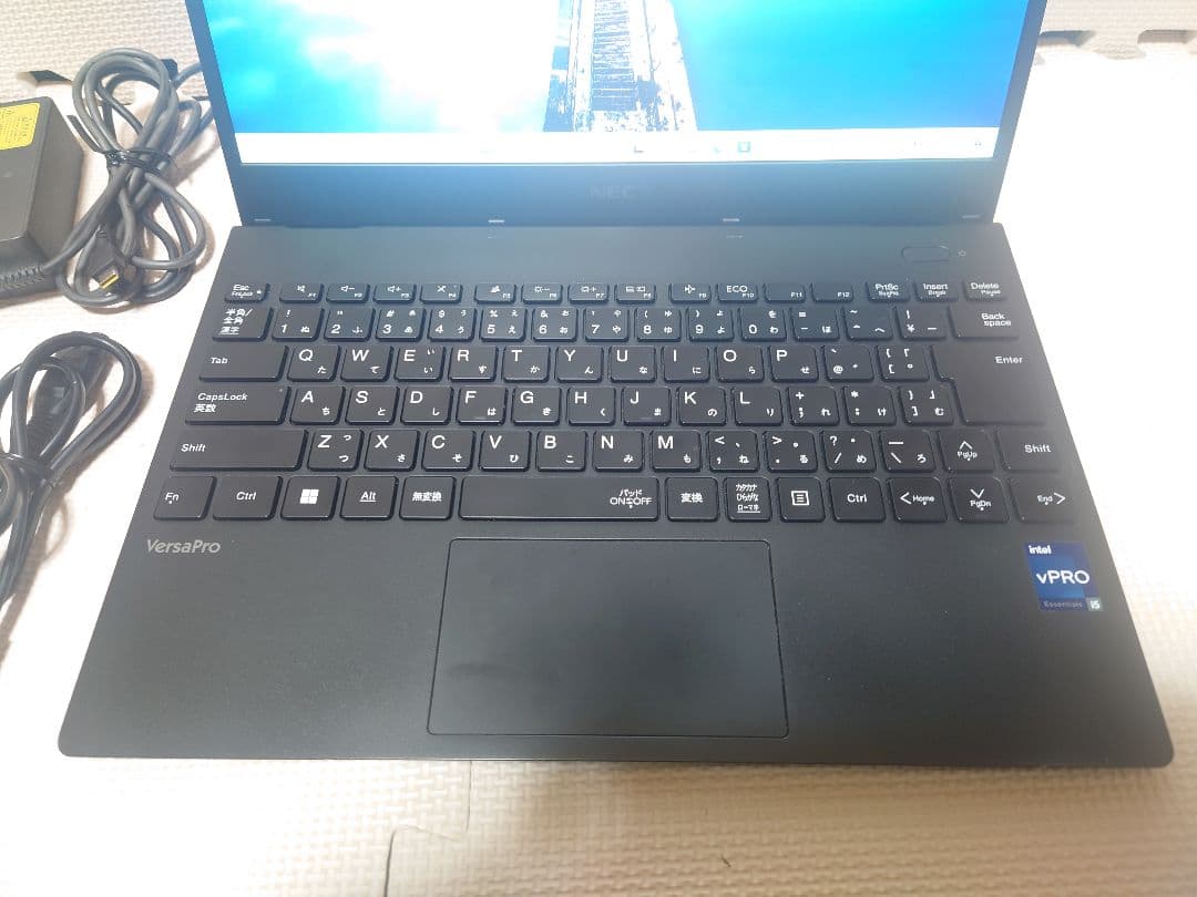 NEC Versapro Ultralite/i5-1235U/16/1kg軽量