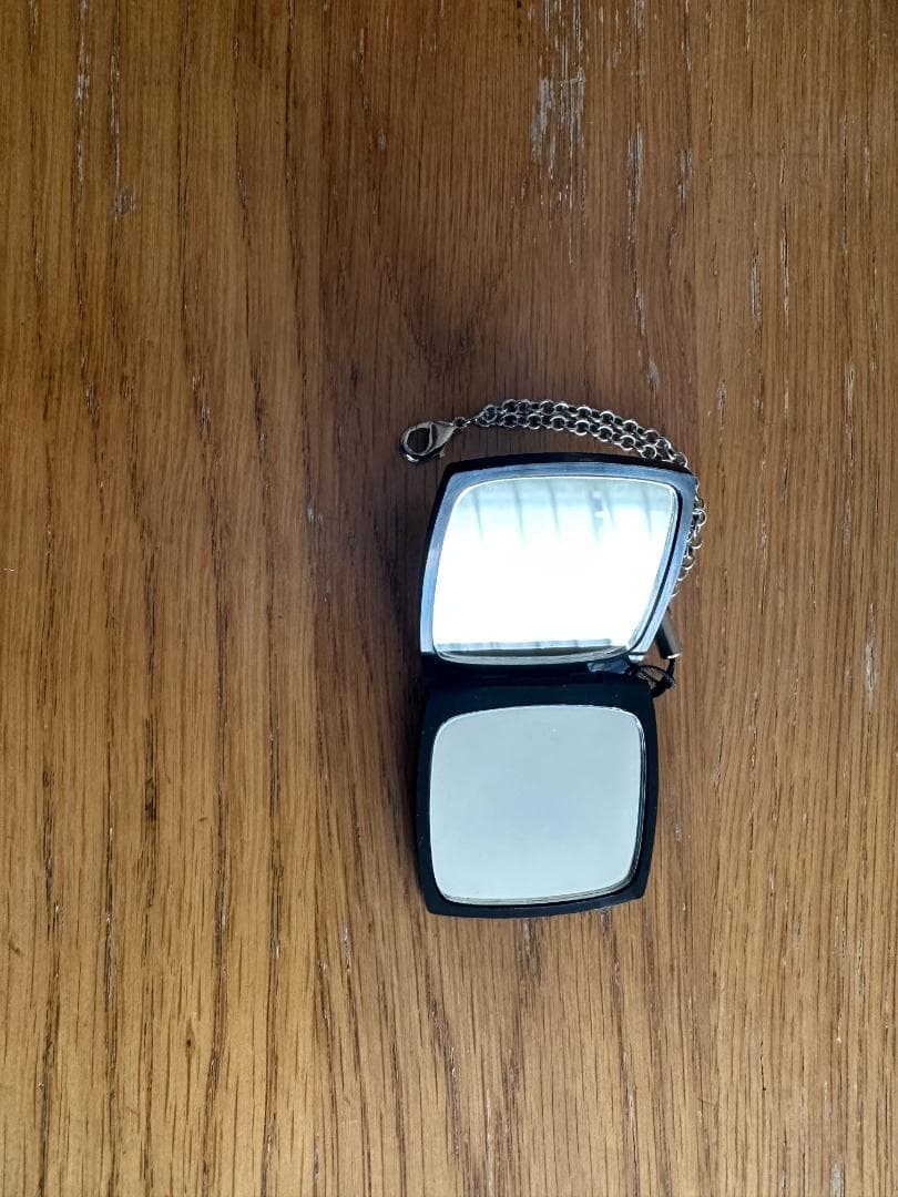 【新品未使用】CHANEL ノベルティ ミニコンパクト（ミラー）【非売品】