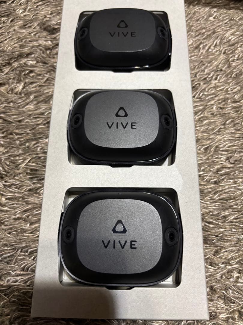 【美品】VIVE Ultimate tracker 3＋1 kit ベルト付き
