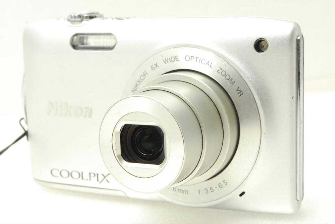 Nikon COOLPIX S3300❤️スマホ転送 動作確認済 シルバー ニコン